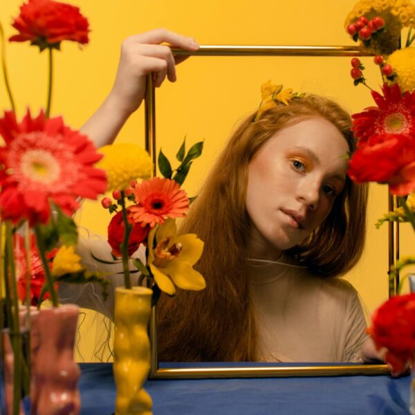 Aunque por fuera estén como nuevos, por dentro pueden ser un festival de ácidos grasos rancios, vitaminas degradadas y activos que dejaronde ser útiles hace tiempo. Por  tu bien y el de tu piel, cuida bien tus cosméticos para que no se estropeen antes de tiempo .FOTO: Yaroslav Shuraev/Pexels. 