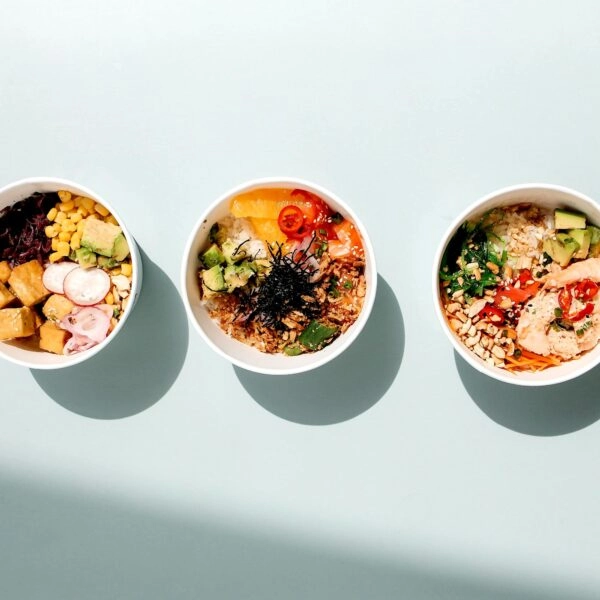 Bowls de alimentos coloridos, típicos de Instagram, cuya apariencia saludable puede ocultar un exceso de azúcares y calorías.