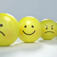 El enfado sucede siempre por algo. Así que no se trata de sonreír y hacer como que no pasa nada, sino abordar qué emociones lo ha causado. FOTO: AbsolutVision/Pixabay. 