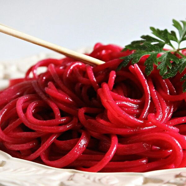 Cuanto más chillón y adictivo sea el plato, más probabilidades de que lleve glutamato. FOTO: Lorena Martínez/Pexels