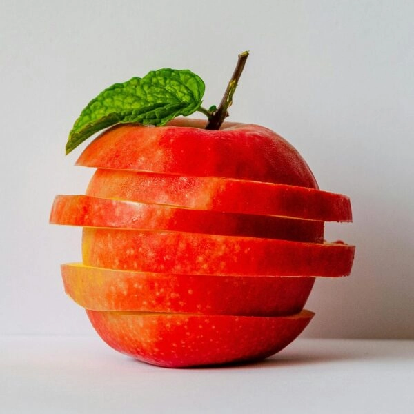 A media mañana el estómago rara vez nos va a pedir brócoli.   Pero sí nos tienta con patatas fritas o una palmera de chocolate. Es nuestra particular manzana de Eva.  FOTO: John Finkelstein / Pexels