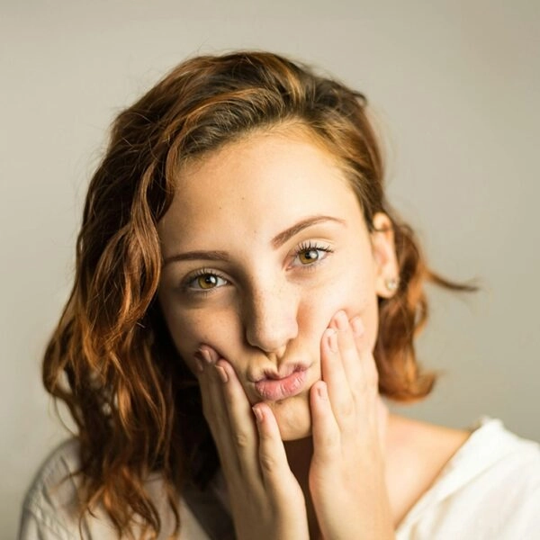 Cuando alguien te cae rematadamente mal en la primera cita, luego cuesta una enormidad reconocer que no es para tanto. Hasta que es buena gente. FOTO: Pexels.