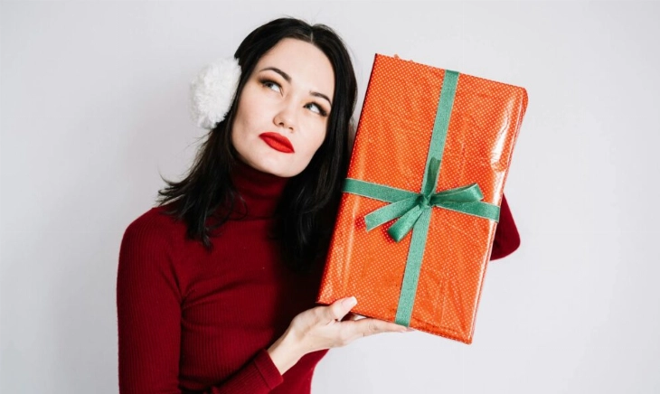 Regalo equivocado que anuncia la ruptura de una pareja