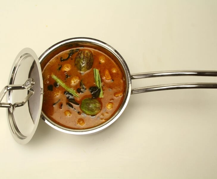 Cocina retro en puchero individual