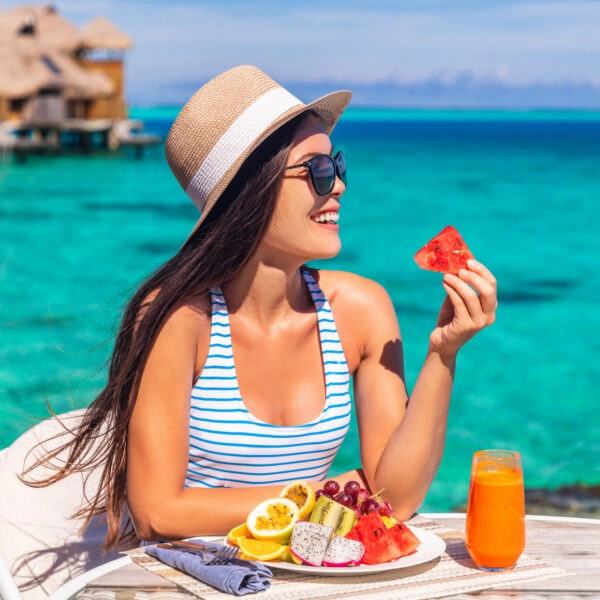 Incorporar frutas exóticas en el desayuno cuando estás en la otra punta del planeta tiene todo el sentido. Si estás en España, ya no tanto. Y no es cuestión de vitaminas, sino de huella de carbono. FOTO: Maridav/Getty. 