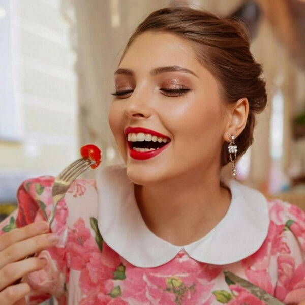 Ahorrar tiempo masticando menos cada bocado no es buena idea. FOTO: Nadin SH/Pexels.