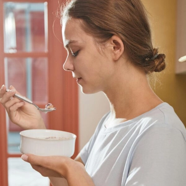 Disfruta del yogur sin pensar en los microplásticos. FOTO: Marc Aurelius/Pexels. 