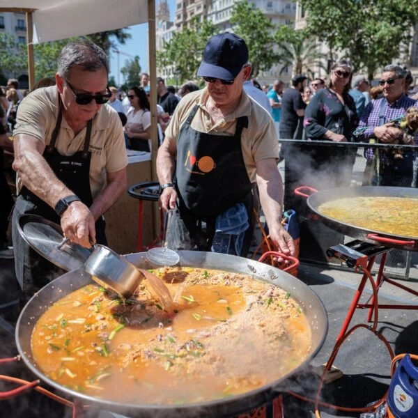 La paella en valencia se venera, se desconstruye y se saborea. FOTO: Tastarròs.
