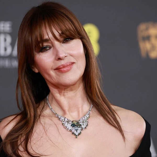 Alcanzar la madurez puede que te regale arrugas y canas, pero te da el superpoder de la sabiduría, la serenidad y el que todo te dé un poquito igual. FOTO: Lia Toby/Getty Images.