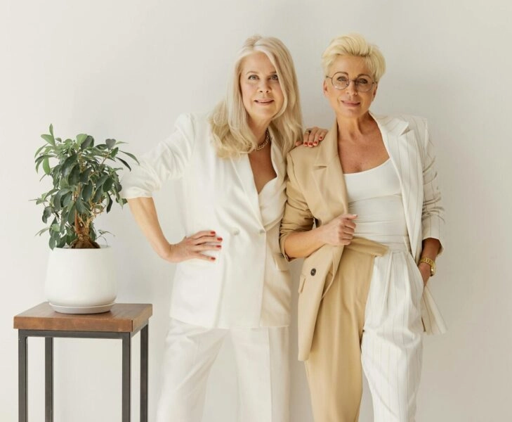 ventana oportunidad terapia hormonal menopausia Dos mujeres que saben cuándo empezar la terapia hormonal en menopausia: en la ventana de oportunidad de la terapia hormonal