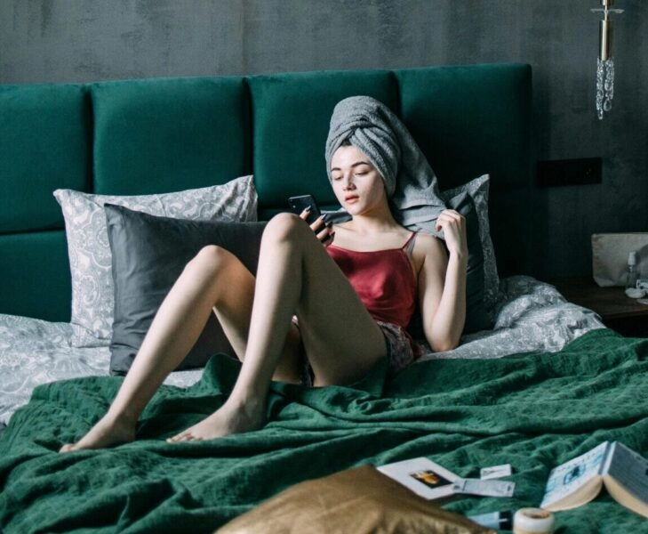 comprar-online-cama Al final del día, nuestro cerebro está cansado y tenemos menos fuerza de voluntad.