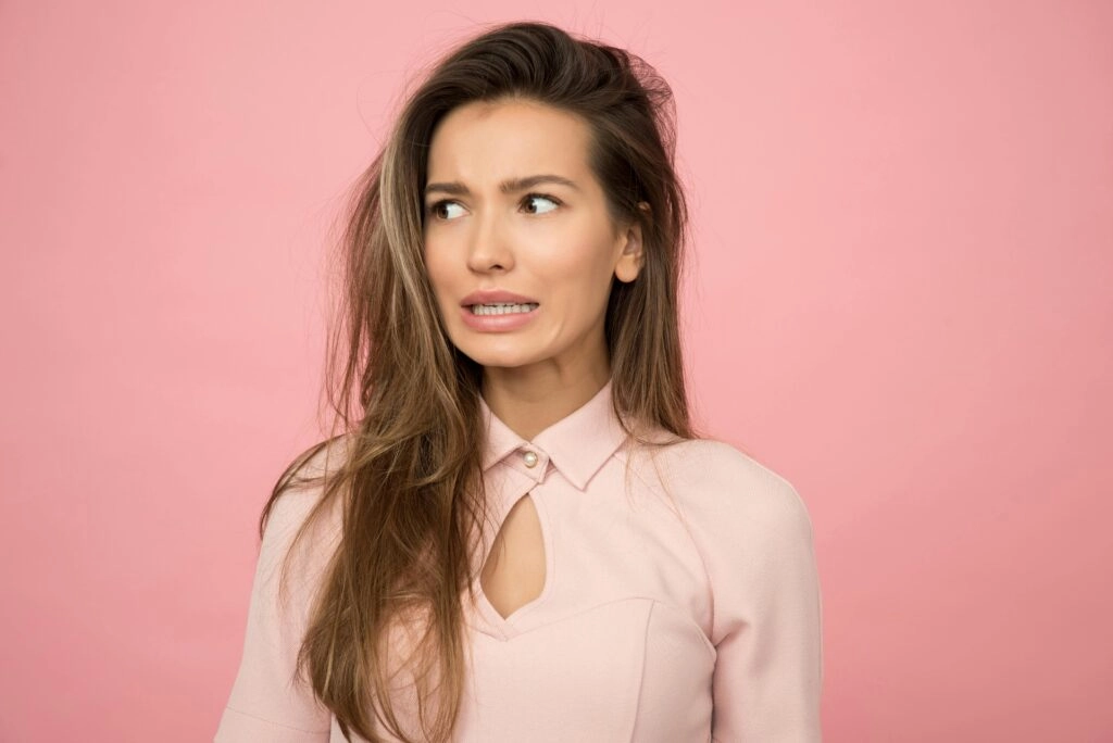 Sentirse avergonzada cuando estás con tu familia no va reñido con el amor que sientes por ellos. FOTO: Moose Photos (Pexels) / Montaje: WeLife