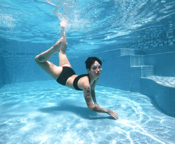 peligros-ojos-piscinas Riesgos para la salud de los ojos en la piscina y el mar
