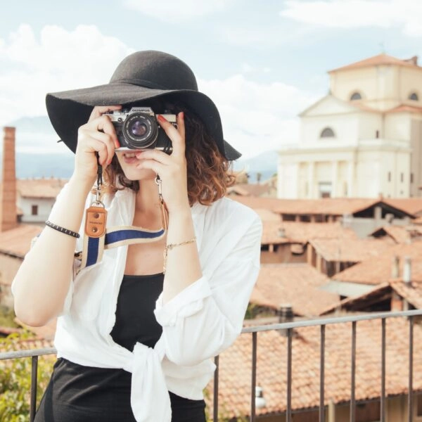 Turista de vacaciones sin pareja